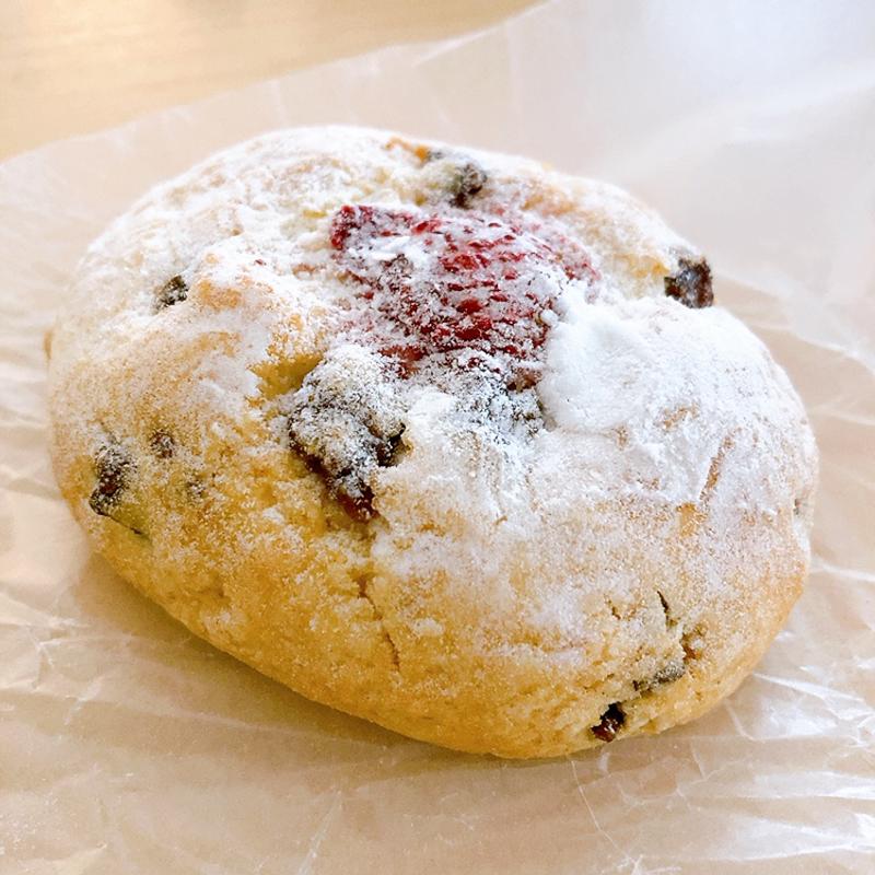 いちごクリームチーズスコーン(Ma puce)