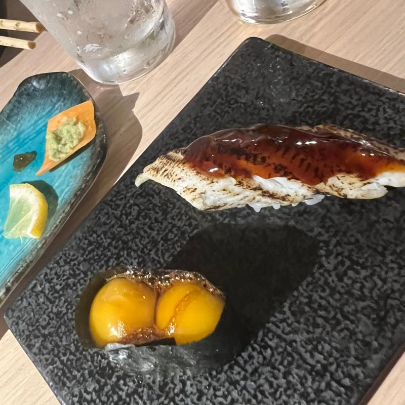 蒸しアナゴ うずら卵軍艦(一貫)