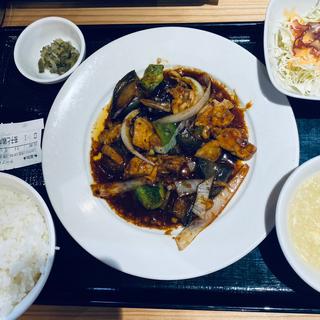 茄子と鶏肉の味噌炒め定食(中華厨房 暖家 多摩センター店)