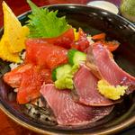 まぐろ漬けかつを丼(さかり寿司)