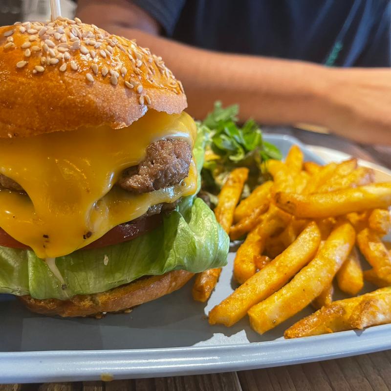 チーズバーガー(BRUAL American Village)