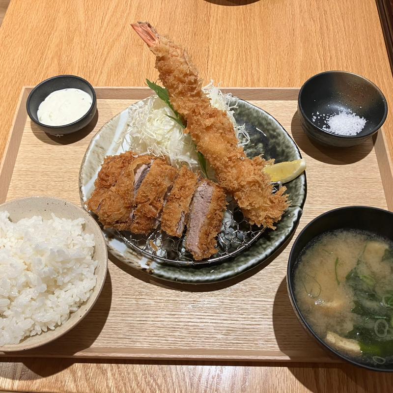 大海老かつとひれかつ(かつくら 大阪国際空港店 )