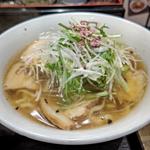 香ばし梅のしょう油ラーメン