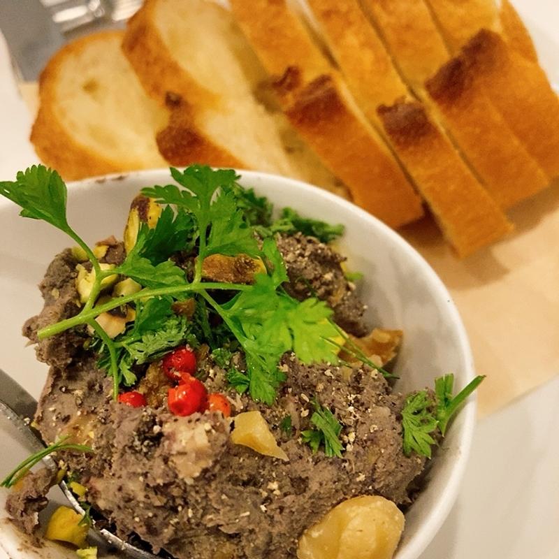 白レバーパテ(トロワコパン)