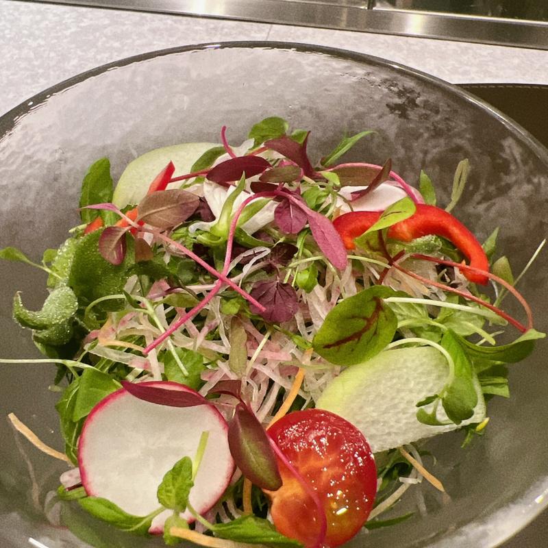 サラダ(神戸ハンター坂 肉料理鉄板 祷り)