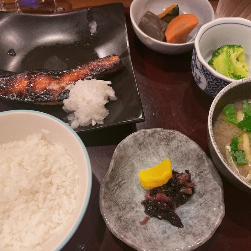 鮭西京焼き定食(あん梅 駅前店)