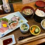 お刺身定食よくばり三種(いけす道場魚家 深川一号店 （イケスドウジョウサカナヤ）)