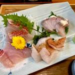 お刺身定食よくばり三種(いけす道場魚家 深川一号店 （イケスドウジョウサカナヤ）)