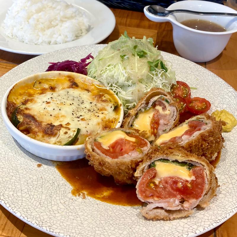スペシャル盛り合わせ　(とんかつ・洋食の店ICHIBAN)