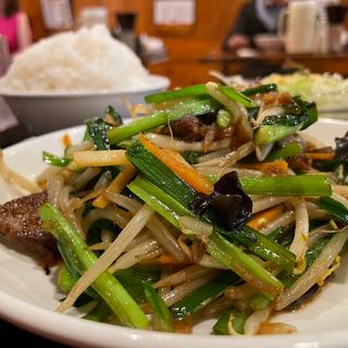 ニラレバ定食　大盛り(どんく)