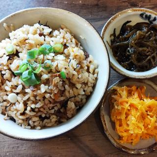 沖縄ジューシーセット(菊鶴そば 博多駅店)