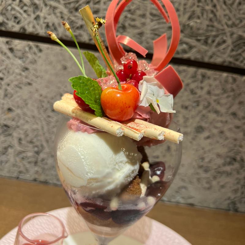 さくらんぼ(パティスリー＆カフェ デリーモ 東京ミッドタウン日比谷店)