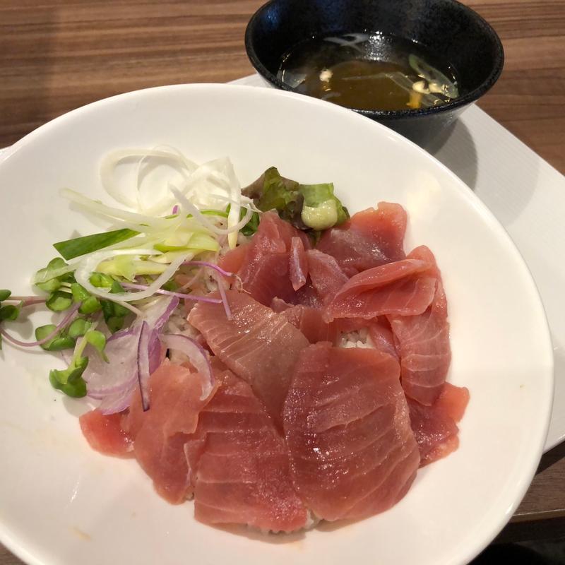 まぐろの漬け丼（和風スープ付き）(高倉町珈琲 大宮店)