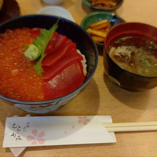 二色丼(うに むらかみ 函館本店)