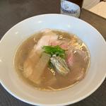 牡蠣しじみラーメン(自家製麺 牡蠣工房 Uguisu)