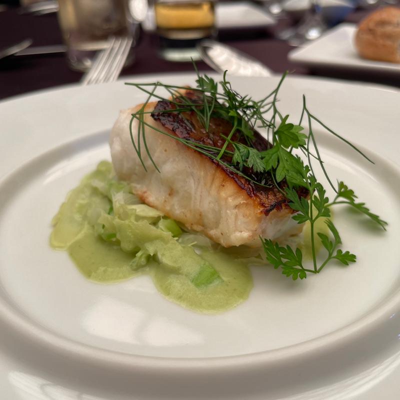 真鯛の塩麴焼き ウイキョウとエルブのエチュベ(大阪城西の丸庭園 大阪迎賓館)