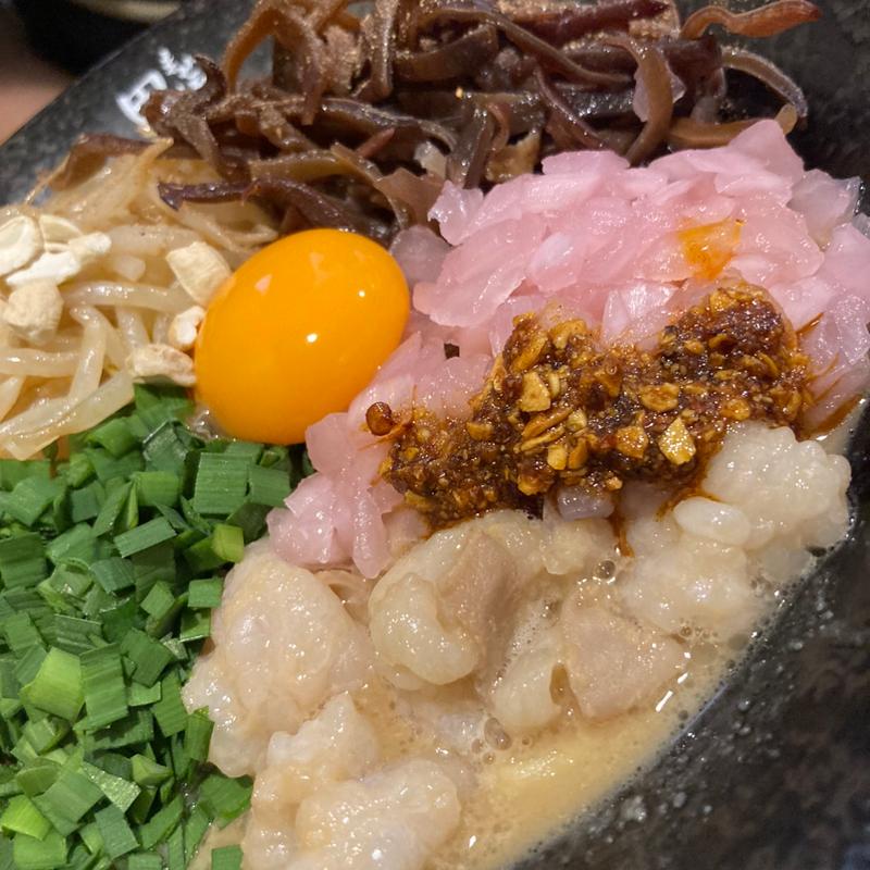 まぜモツ麺(まぜ麺 田しゅう)