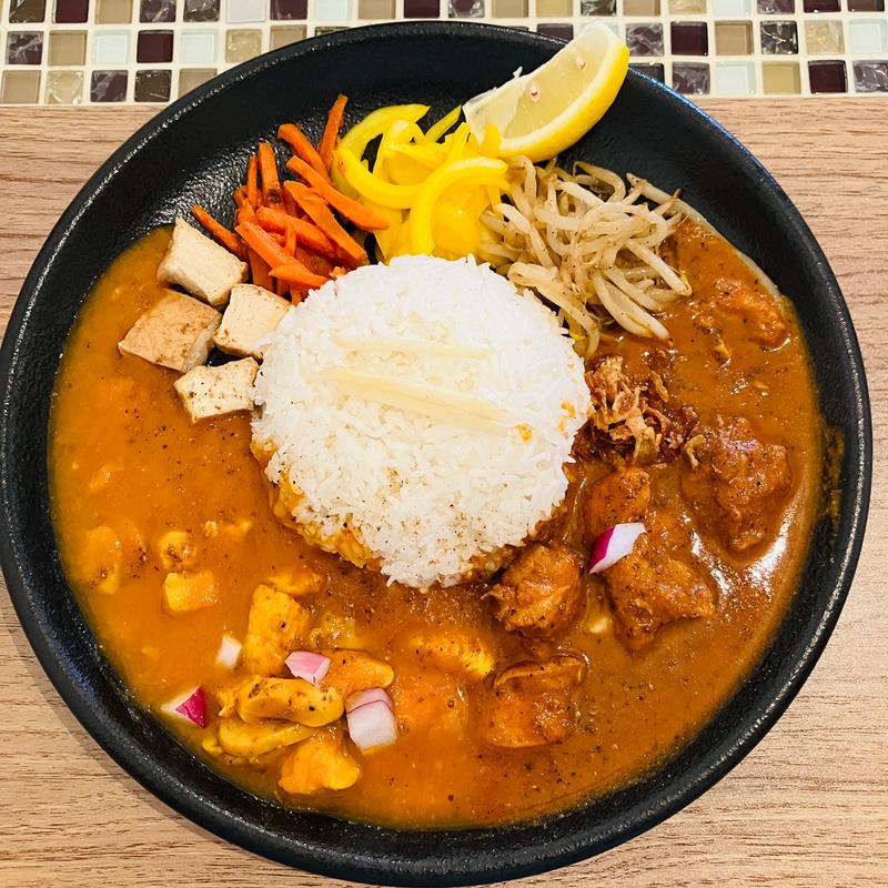 あいがけカレー（鯛だしカレー&スパイシーチキンカレー）(スパイシーカレー トップ)