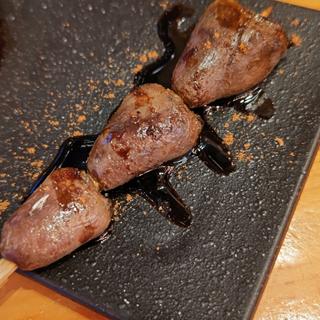 丸ハツコンフィ(バルサミコ&五香粉)(串焼き。ビストロガブリ 野毛一番街店)