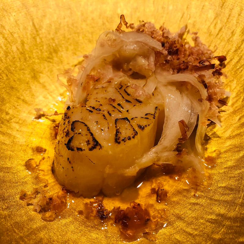 止め肴_帆立と新玉ねぎの酢の物(みろく 日本料理 和食)