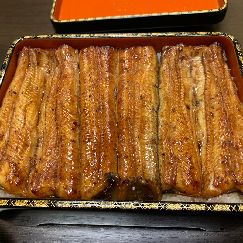 うな重は（泰斗商店 横山さんの鰻 2番仔）(八重洲 鰻はし本)