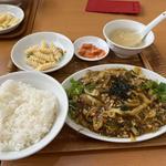 泥棒やきそば定食(ごはん泥棒)