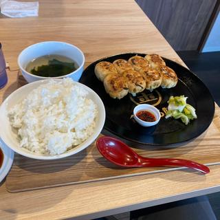 金まる餃子定食(8個)