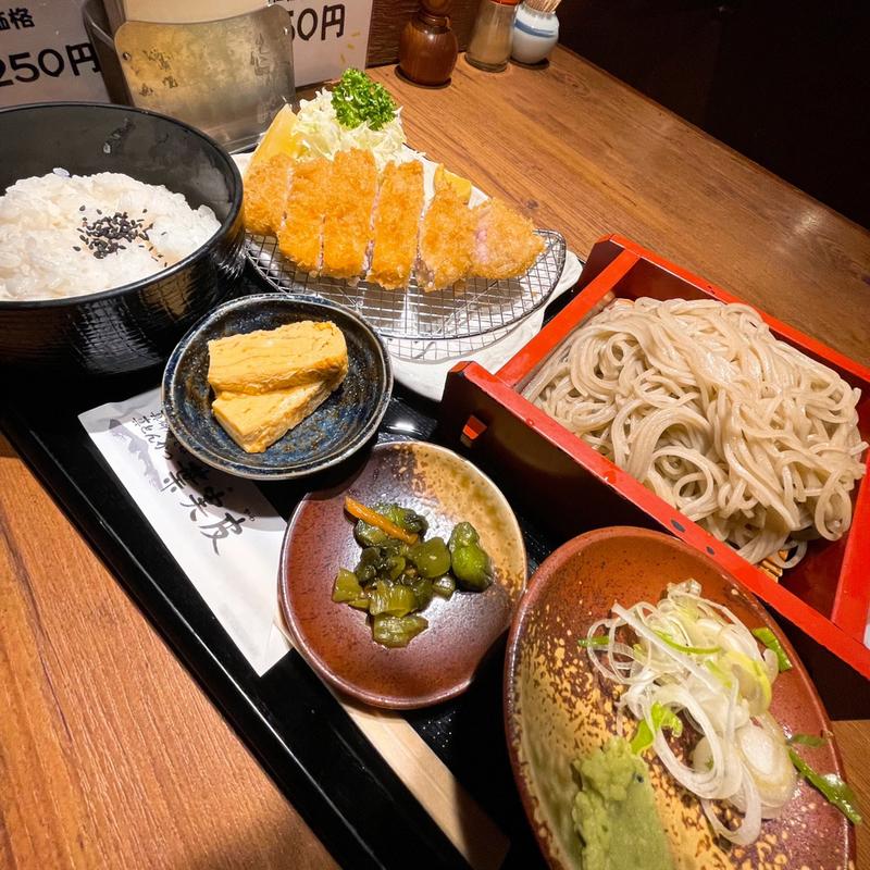 とんかつ重　小　冷そば(葉実皮 羊ヶ丘通店)