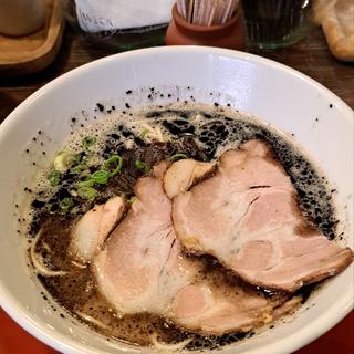 黒まーゆラーメン(麺や偶 もとなり 久茂地店 )