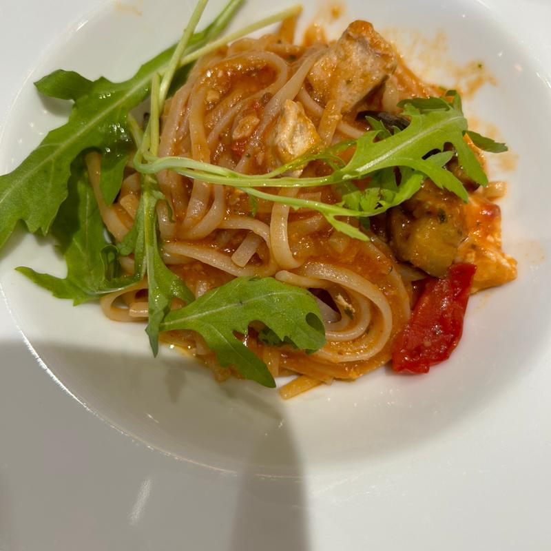 カジキとトマトソースのパスタ(チェント ペル チェント 大麻店)