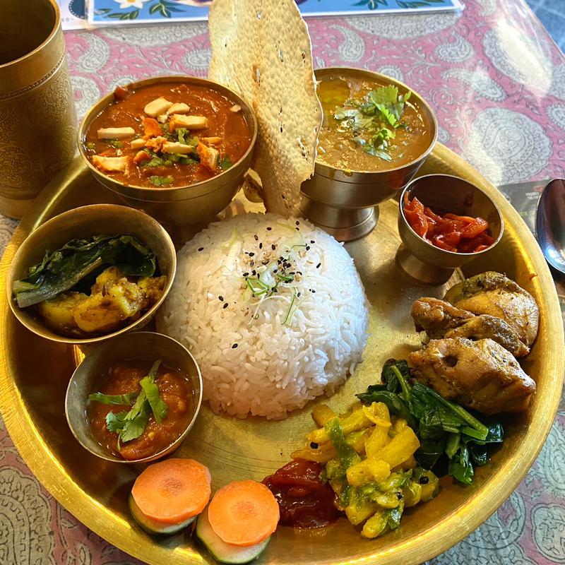 豆腐カリー入り ネパール×薬膳ベジタリアンカレープレート スペシャル(アムリタ インドスパイスカレーとナンと)