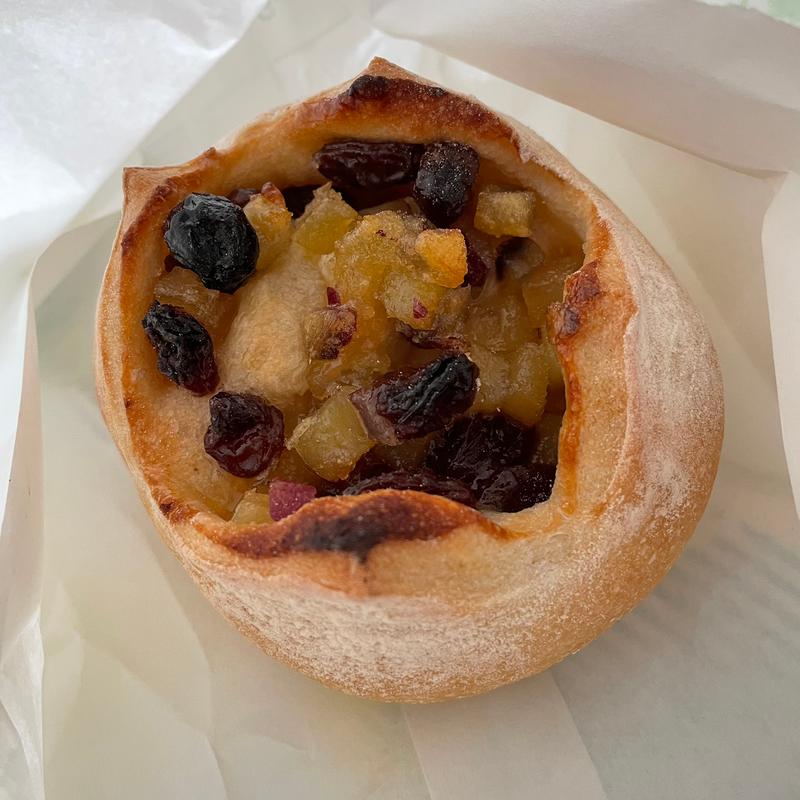 スイートポテトとレーズンのソフトフランス(ラ ミステール)