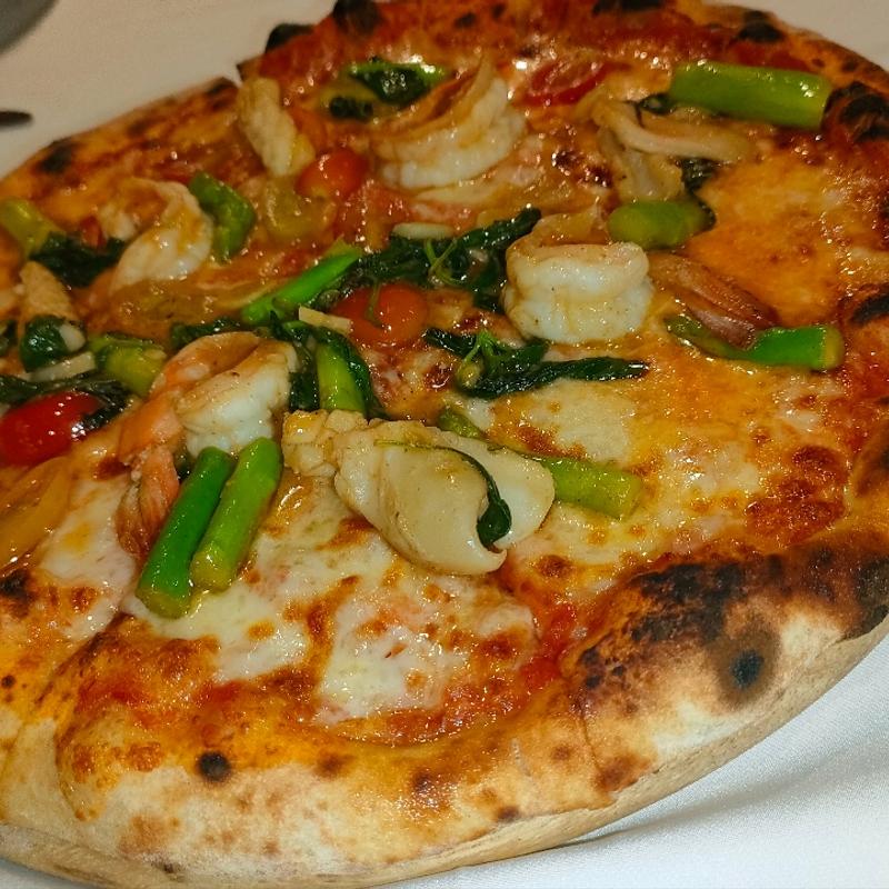 Pizza seafood(NDIIGO Beach Club Koh Tao)