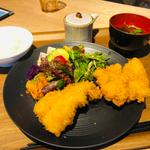 2種類を選べる魚フライ定食 (BIGMOUTH Shokudo & Party)