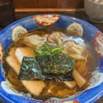 肉ワンタン麺3個　黒スープ