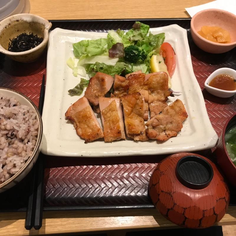 鶏照り焼きひじきご飯(大戸屋 フォレオ大津一里山店 )