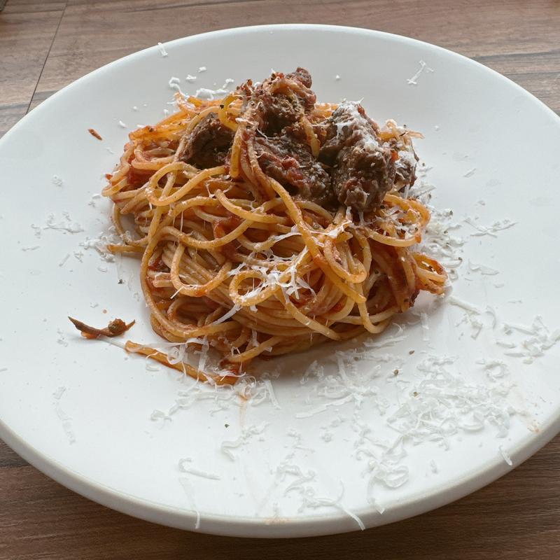 牛頰肉の赤ワイン煮込みパスタ(フランツカフェ- FrantzCafe)