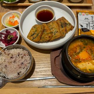 チジミ&純豆腐(VEGEGOオヌレシクタン＆cafe イオンモール日の出)