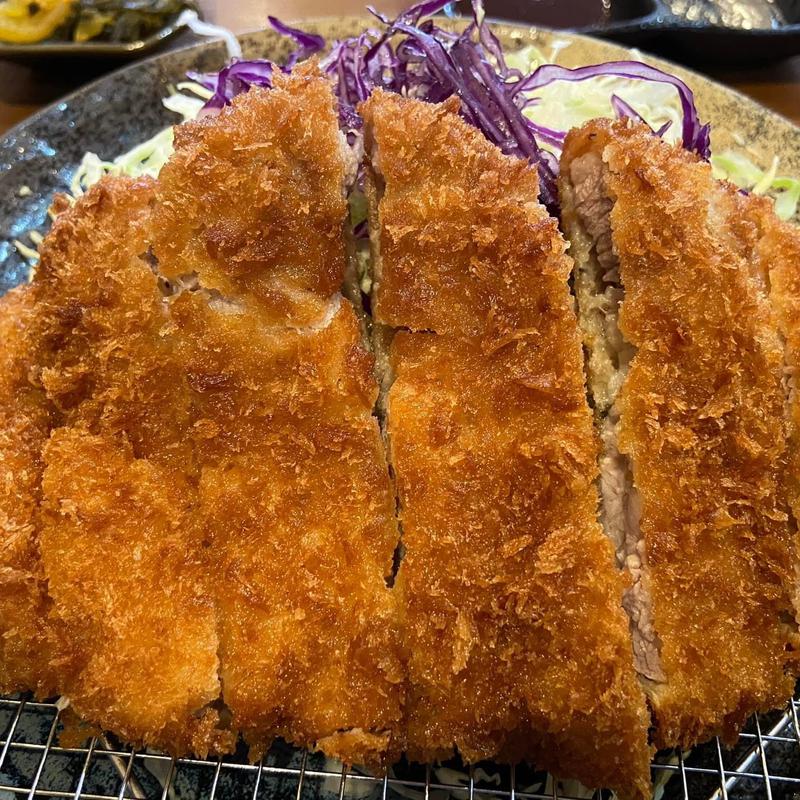 スペシャルロースとんかつ定食(かつれつ亭)