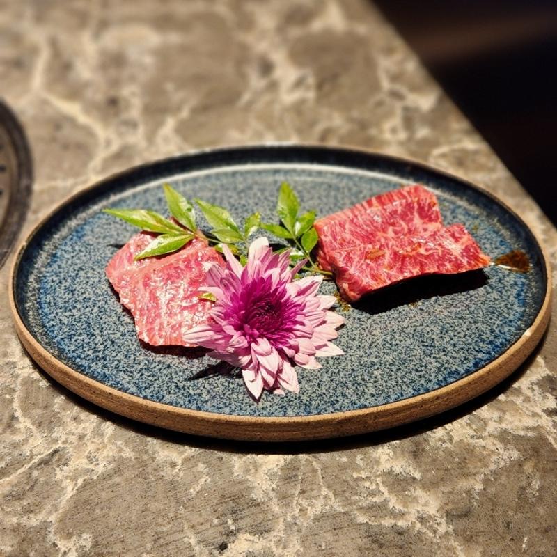 神ハラミと神サガリ(北新地焼肉きらく)