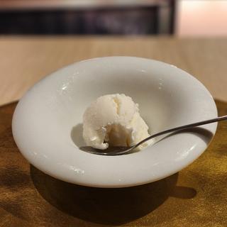 ココナッツミルクアイス(肉寿司 イタリアンバル 閂 心斎橋店)