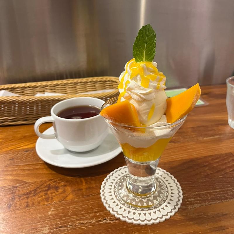 アップルマンゴーのミニパフェ(ホットケーキパーラー フルフル 赤坂店 （Fru-Full）)