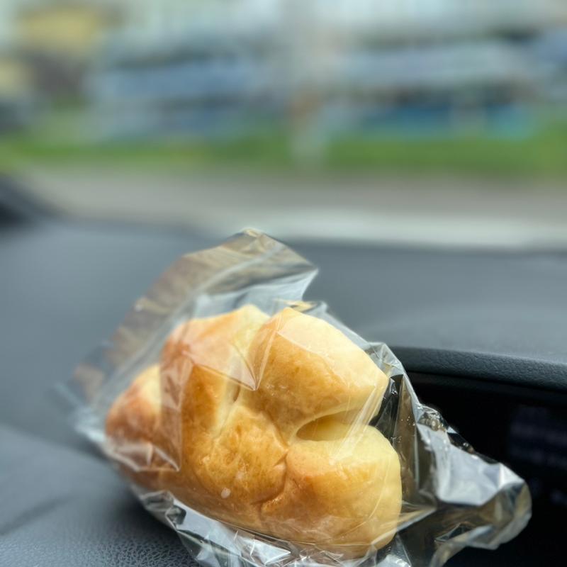 クリームパン(ベーカリーファブリカ)