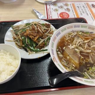 鶏の辛子炒め(中国料理 豊龍園 尾張旭店)