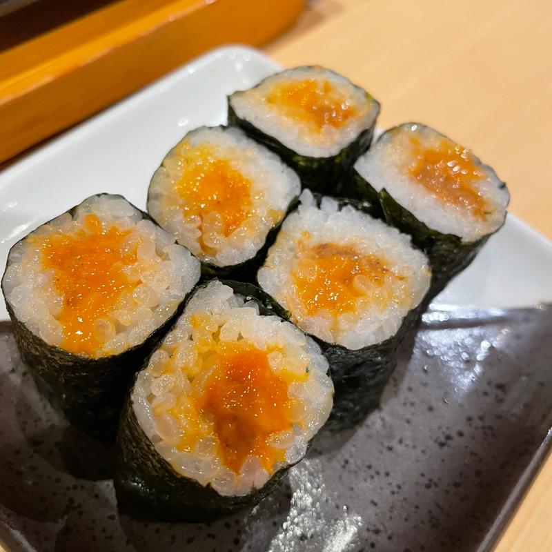 ウニ細巻き(江戸前びっくり寿司 四谷1号店)