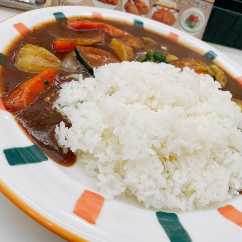 たっぷり野菜が入ったゴロゴロ野菜カレー(ピヨ)