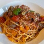 フィレ肉とパプリカのトマトソースパスタ
