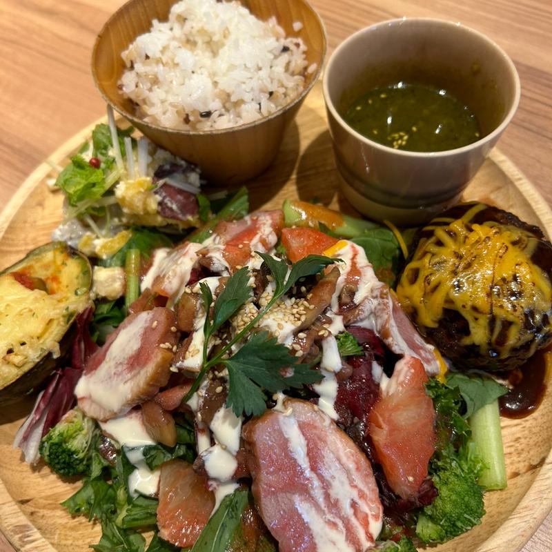 (grill and deli LAVE)