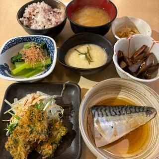 手しおごはん定食