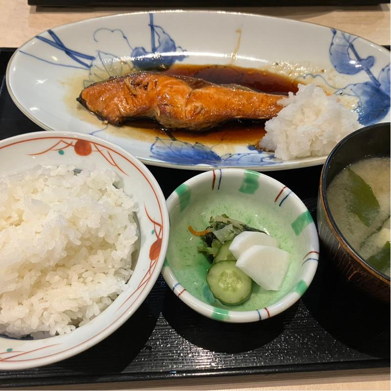 サーモン定食(つのはず食堂)